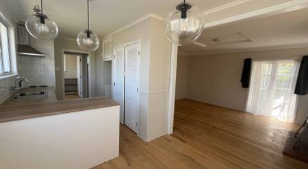 Renovated 3-Bedroom Home with Entertainer's Deck - Photo 4