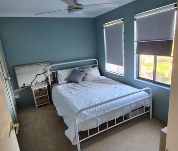 Port Kennedy - Photo 5