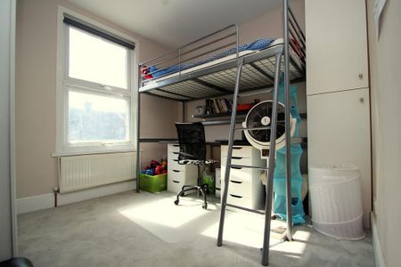 4 bedroom terraced house to rent - Photo 4