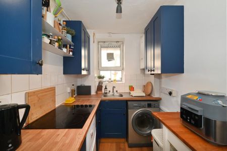 2 Bed Flat, Montrose House, E14 - Photo 2