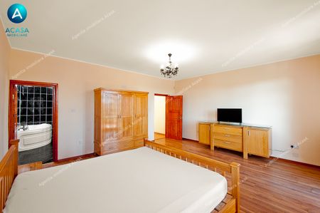 Vila D+P+2 cu 5 camere, garaj si curte de inchiriat in Galati - Fotografie 5