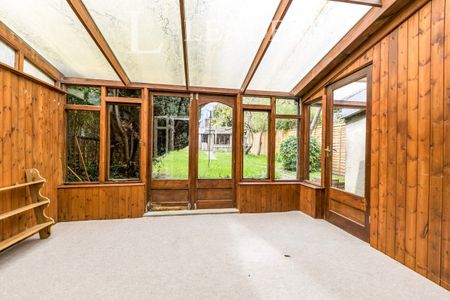 2 bedroom house to rent Baden Road, Guildford, GU2 - Photo 2