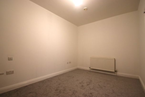 1 Bedroom Ground Floor Flat - Photo 1