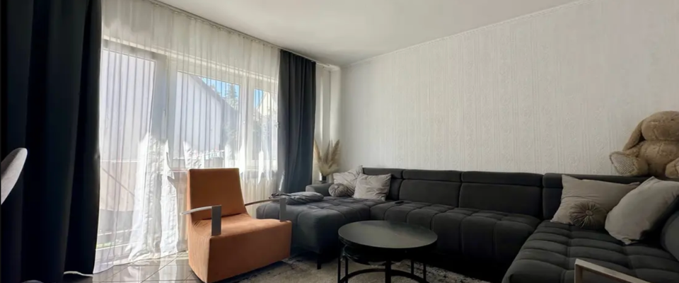 Sanierte 2,5 Zimmer mit 2 Balkonen, Einbauküche und Tageslichtbad - Foto 1