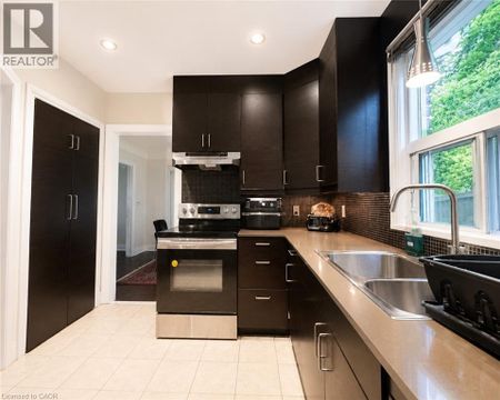 289 SANATORIUM Road, Hamilton, Ontario, L9C1Z4 - Photo 2