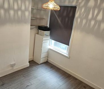 2 bedroom ground floor maisonette to rent - Photo 4