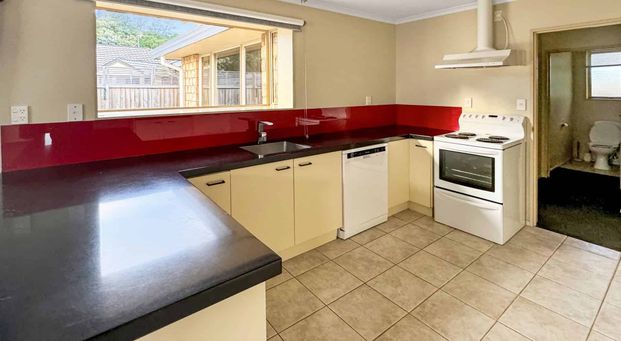 KAIAPOI - THREE BEDROOMS PLUS HOBBY ROOM, PET NEGOTIABLE - Photo 1