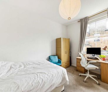4 bedroom flat to rent - Photo 4