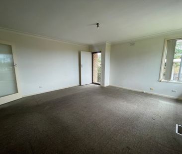 Two Bedroom Unit in Quiet Pocket - Photo 5