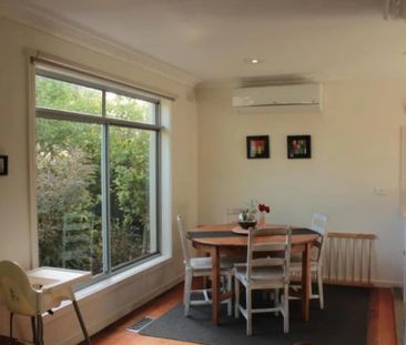 FABULOUS FAMILY HOME! - Photo 2
