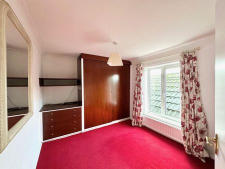 4 bedroom semi-detached house to rent - Photo 4