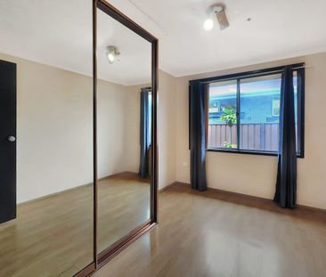 SPACIOUS FAMILY HOME IN PRIME LOCATION! - Photo 3