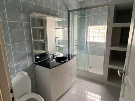 Location Appartement 4 pièces 77m² ISSOUDUN 36100 - Photo 3
