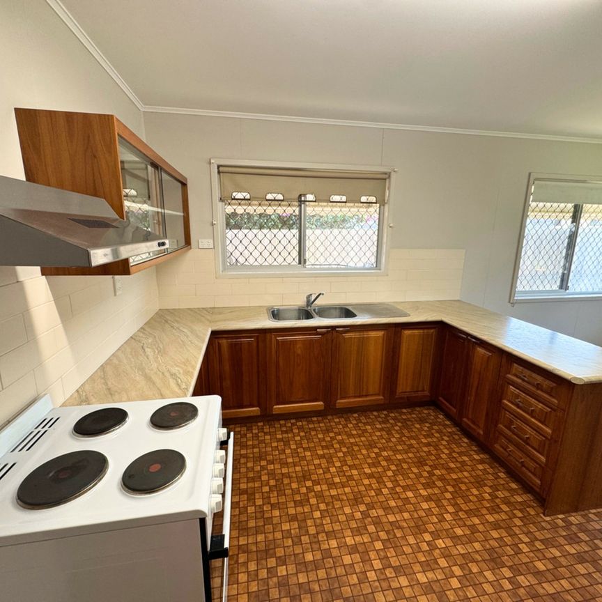 Spacious 4-Bedroom Family Home - Photo 1