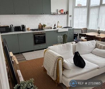 3 bedroom flat to rent - Photo 1