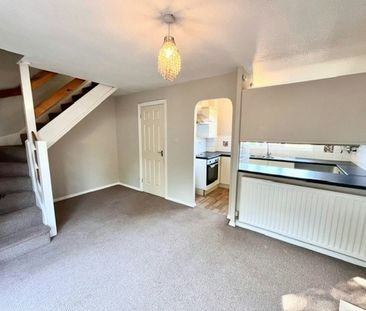 Semi-detached house to rent on - Photo 3