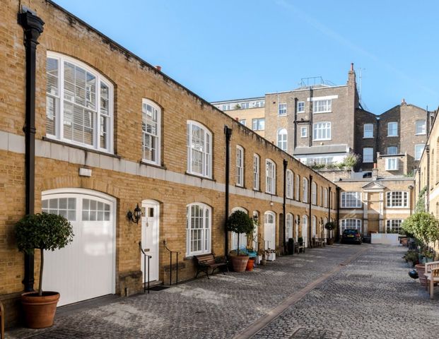 Beverston Mews, Marylebone, London, W1H - Photo 1