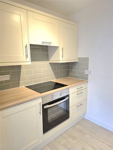 1 bedroom apartment to rent Eastfields, 24-30 Victoria Road North, Southsea, PO5 - Photo 5