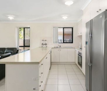 Spacious Living on a Generous 491m² Block - Photo 6