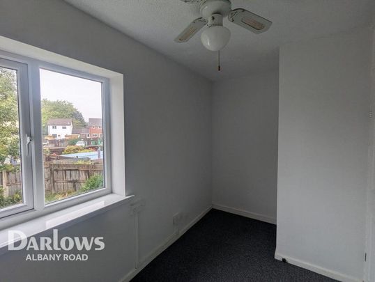 2 bedroom end of terrace house to rent - Photo 1
