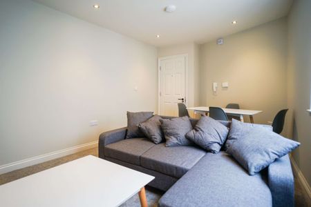 Flat 2, 4 Paradise Square, Sheffield, S1 2PE - Photo 2