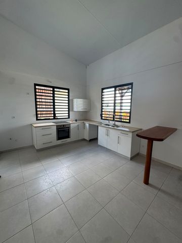 Location Maison 4 pièces 110m² MATOURY 97351 - Photo 2