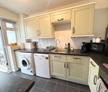 3 bedroom terraced house to rent - Photo 5