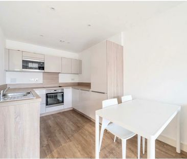 1 Bed Flat, London, SE8 - Photo 3