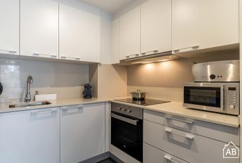 Modern 2-Bedroom Apartment in Poblenou with Balcony