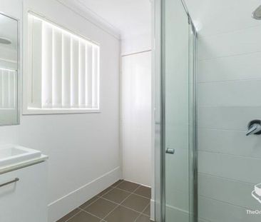 Impressive 3 bedroom Townhouse - Photo 5