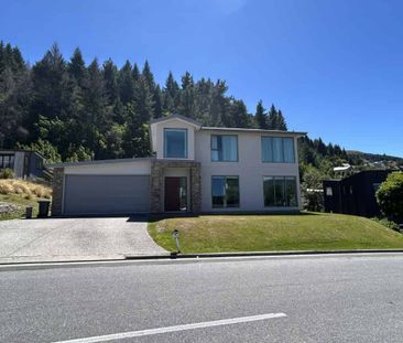 Large Family Home - Photo 4