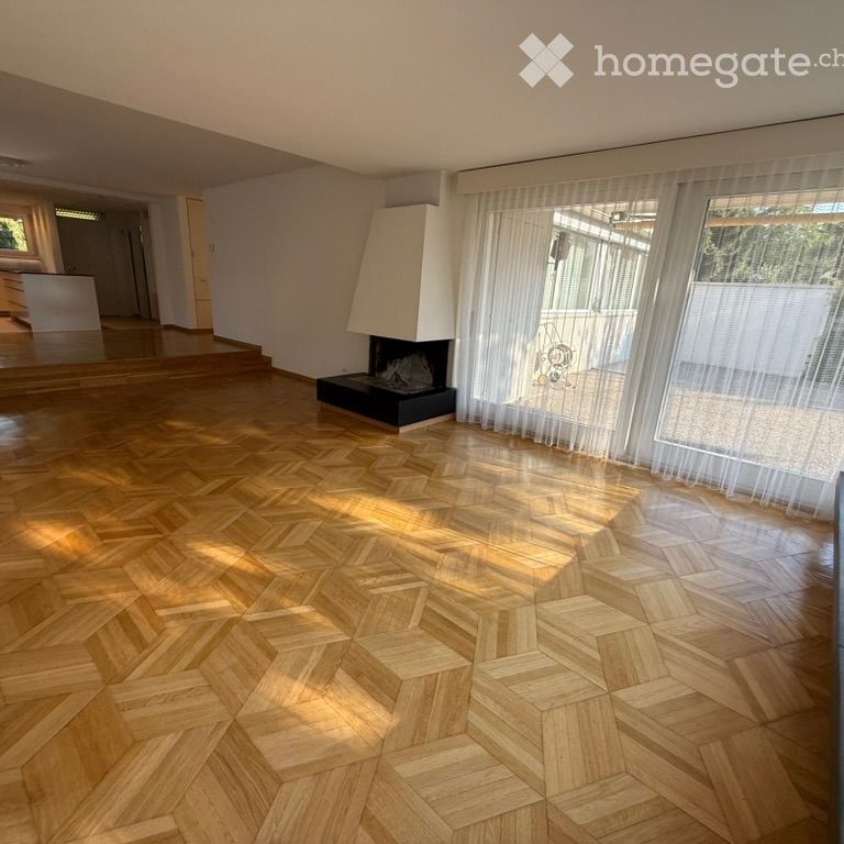 Charmantes 6.5-Zimmer-Einfamilienhaus mit grossem Garten in Adliswil - Photo 1