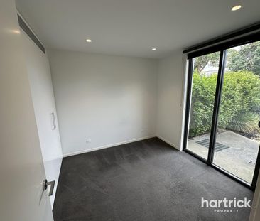 LOCATION, STYLE, & SOPHISTICATION - Photo 2