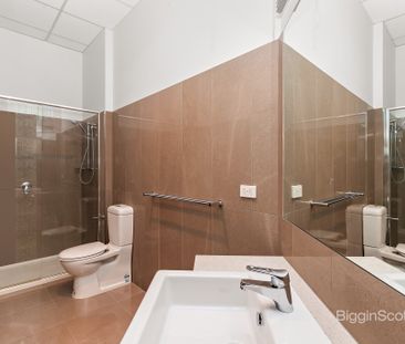 ULTRA-SPACIOUS, FULLY FURNISHED APARTMENT IN ICONIC SKIPPING GIRL D... - Photo 1