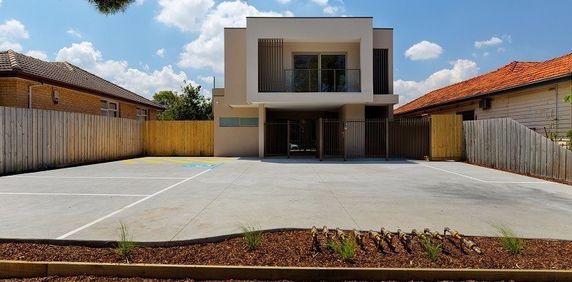 Studio Apartment, Electricity & Water Included - Photo 2