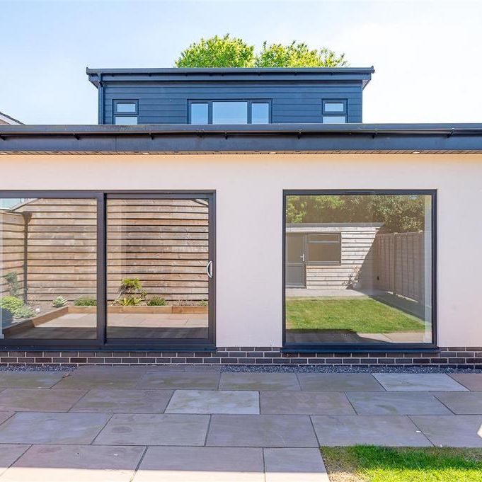 4 bedroom detached house to rent - Photo 1