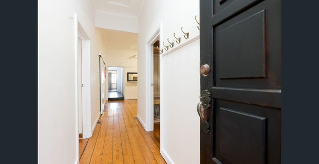 East Fremantle classic home - Photo 1