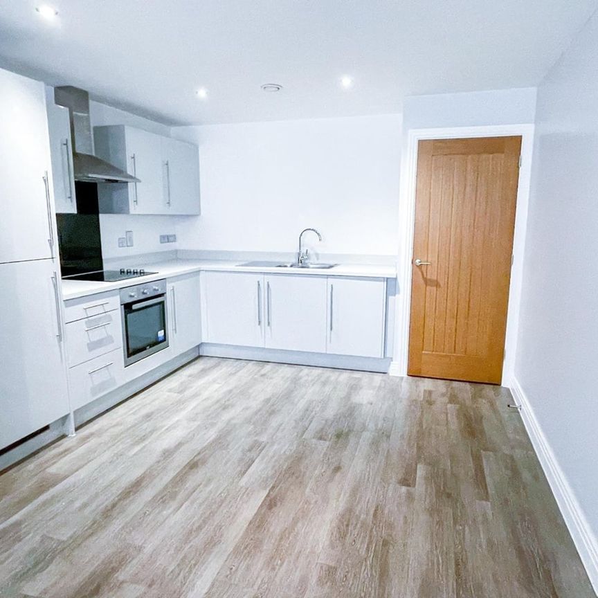 1 Bed Flat, Crawley Green Road, LU2 - Photo 1