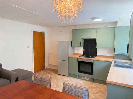 Flat C 364 High Street - Photo 3
