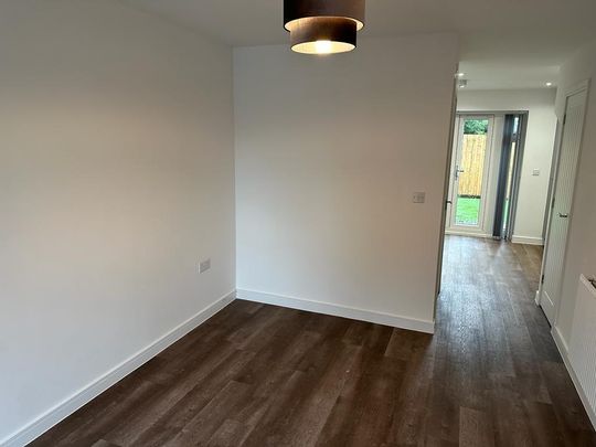 3 bedroom semi-detached house to rent - Photo 1