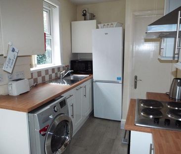 4 bedroom terraced house to rent - Photo 5