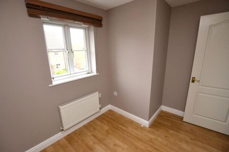3 bedroom detached house to rent - Photo 3