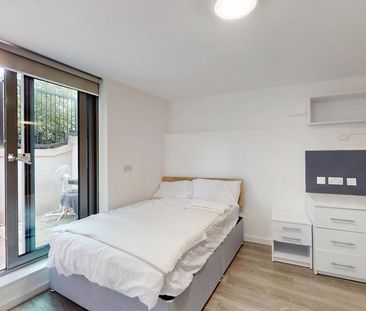 Studio to rent - Photo 1