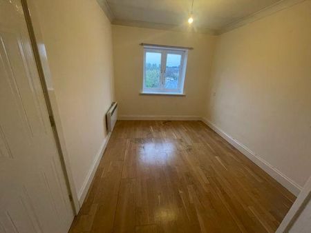 3 bedroom flat to rent - Photo 4