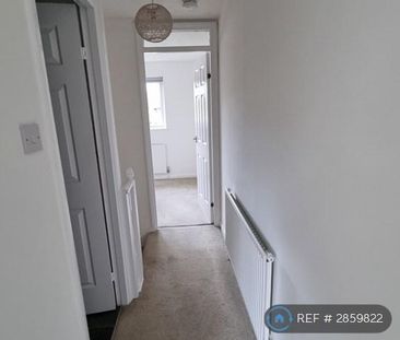 2 bedroom end of terrace house to rent - Photo 3