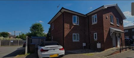 4 bedroom semi-detached house to rent - Photo 5