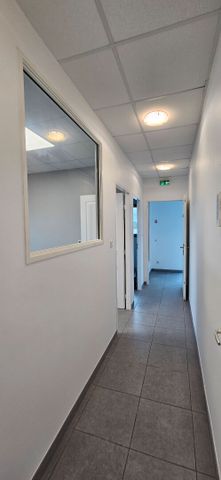 Location bureaux 4 pièces, 56.00m², Rouffiac-Tolosan - Photo 3