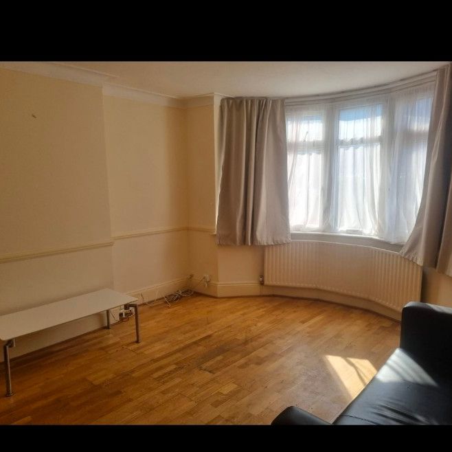 NW10 1EH 92 Brunley Road, Dollis Hill london - Photo 1