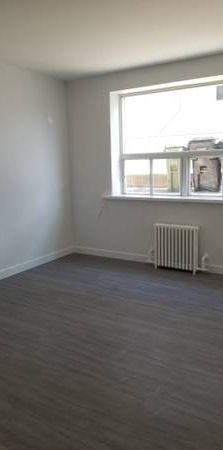 Newly Renovated 1 Bedroom Available Mortimer/ Coxwell - Photo 1