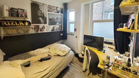 10 bedroom semi-detached house to rent - Photo 2